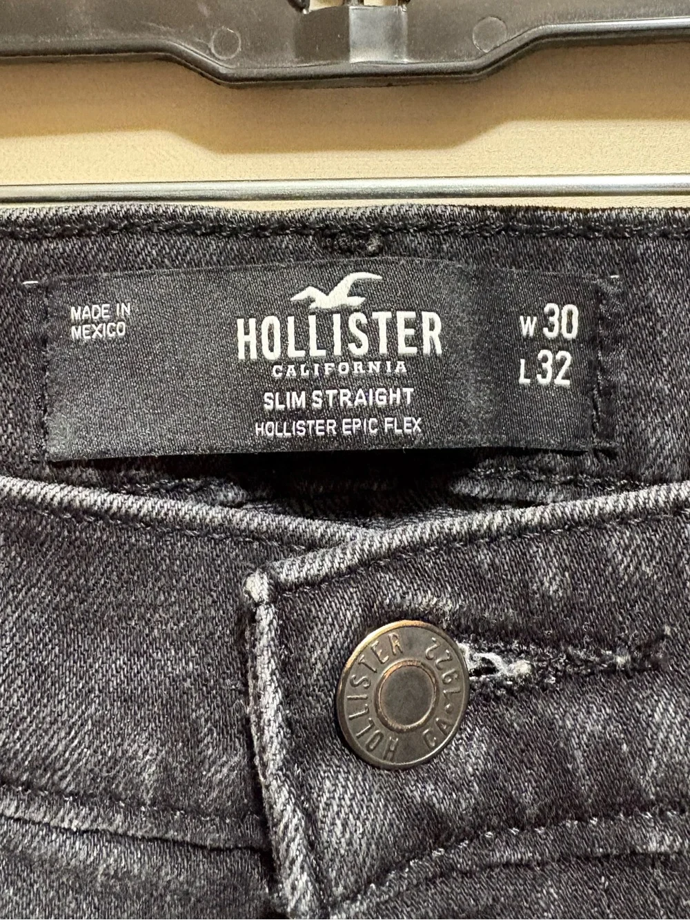 Hollister Men's 30x32 Slim Straight Jeans in Washed Charcoal